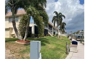 1730 Sandy Cir 105, Cape Coral