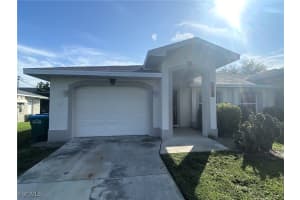 1027 Se 11th St, Cape Coral