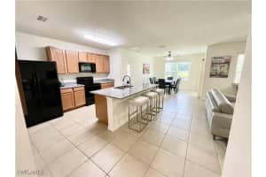 604 Sw 26th St, Cape Coral