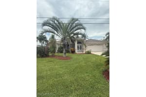 1113 Se 20th Ct, Cape Coral