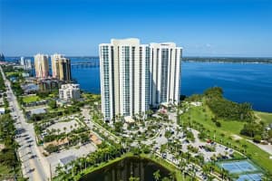 3000 Oasis Grand Blvd, Fort Myers