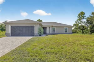 872 Carbon St E, Lehigh Acres