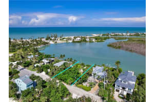 2563 Coconut Dr, Sanibel