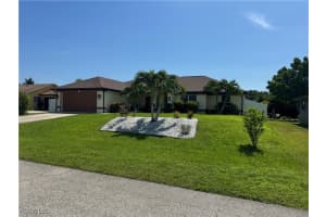 1917 Ne 17th Ave, Cape Coral