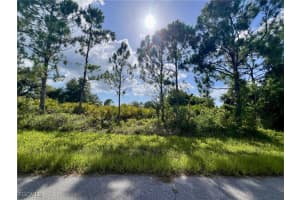 2333 Kuehler St, Port Charlotte