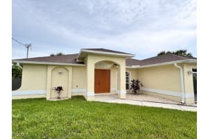 2016 Nw 7th St, Cape Coral