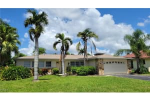 5638 Riverside Dr, Cape Coral