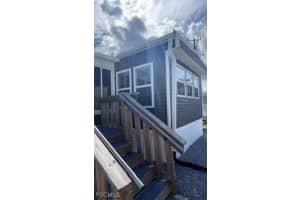 16988 Captains Dr, Bokeelia
