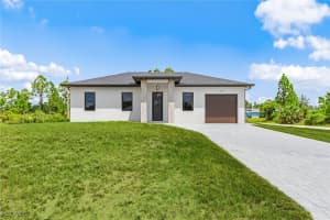 607 E 8th St, Lehigh Acres