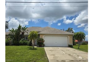 130 Sw 31st Ter, Cape Coral