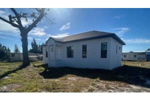 8190 Tolles Dr, North Fort Myers