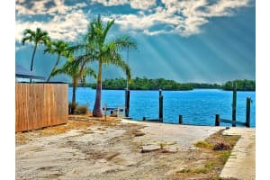 63 Emily Ln, Fort Myers Beach