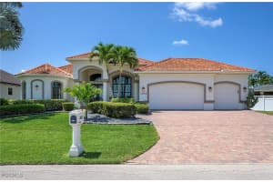 2528 Sw 39th Ter, Cape Coral