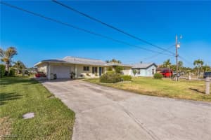 1322 Se 42nd St, Cape Coral