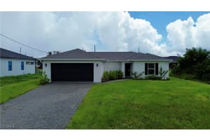 202 Nw 25th St, Cape Coral