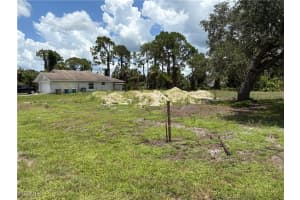 3738 Kemper St, Fort Myers