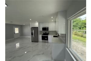16 Glenmont Dr W, North Fort Myers