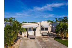 221 Caravan Cir, North Fort Myers
