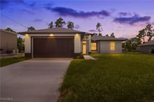 718 Foxtail St E, Lehigh Acres