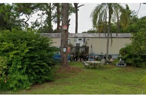 8336 Breeze Dr, North Fort Myers