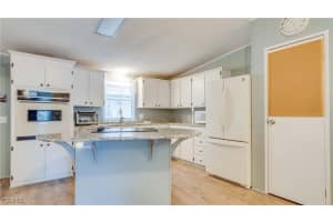 566 Horizon Dr, North Fort Myers