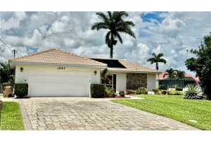 1927 Se 10th St, Cape Coral