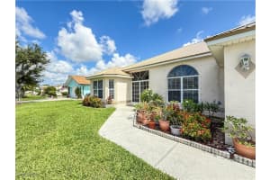 1507 Se 25th Ter, Cape Coral