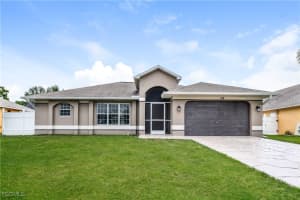 916 Se 33rd Ter, Cape Coral