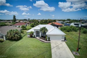 402 Sw 25th Pl, Cape Coral