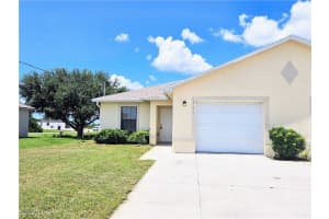 904 Nelson Rd N, Cape Coral