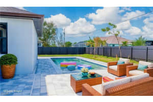 800 Sw 2nd St, Cape Coral