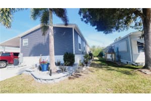 352 Shoreland Dr, Fort Myers