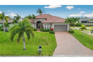 828 Nw 39th Ave, Cape Coral