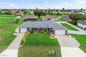 1126 Ne 12th Ter, Cape Coral