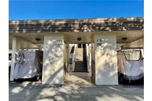 5650 Trailwinds Dr 122, Fort Myers