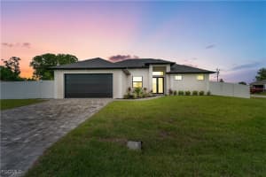 139 Se 2nd Ave, Cape Coral