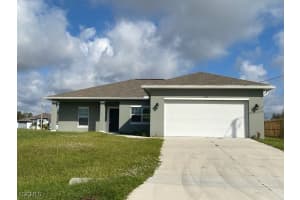 1627 Nw 9th St, Cape Coral
