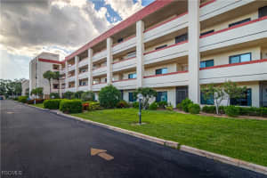 7402 Lake Breeze Dr 212, Fort Myers