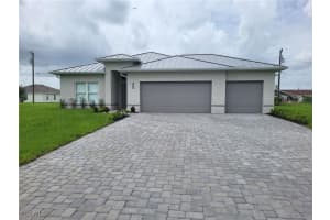 328 Ne 8th Ter, Cape Coral