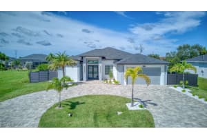 206 Nw 3rd Ave, Cape Coral