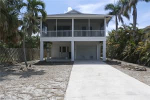 374 Connecticut St, Fort Myers Beach