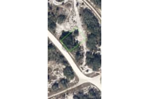305 Wildwood Dr, Lake Placid