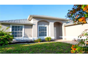 930 Sw 37th Ter, Cape Coral