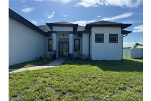 707 Ne Juanita Pl, Cape Coral