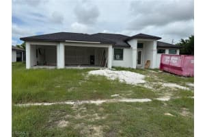 1723 Sw 3rd Ter, Cape Coral
