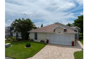 3730 Gloxinia Dr, North Fort Myers