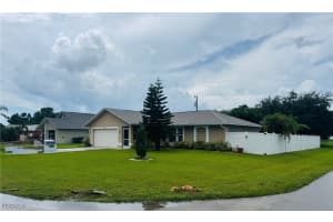 616 Se 11th Ave, Cape Coral