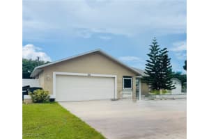 616 Se 11th Ave, Cape Coral