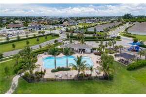 374 Spring Hill Lake Loop, Cape Coral