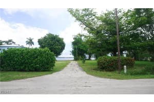 3353 E Riverside Dr, Fort Myers